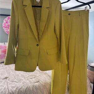 Chartreuse Women's Suit Jacket & Pants Suit